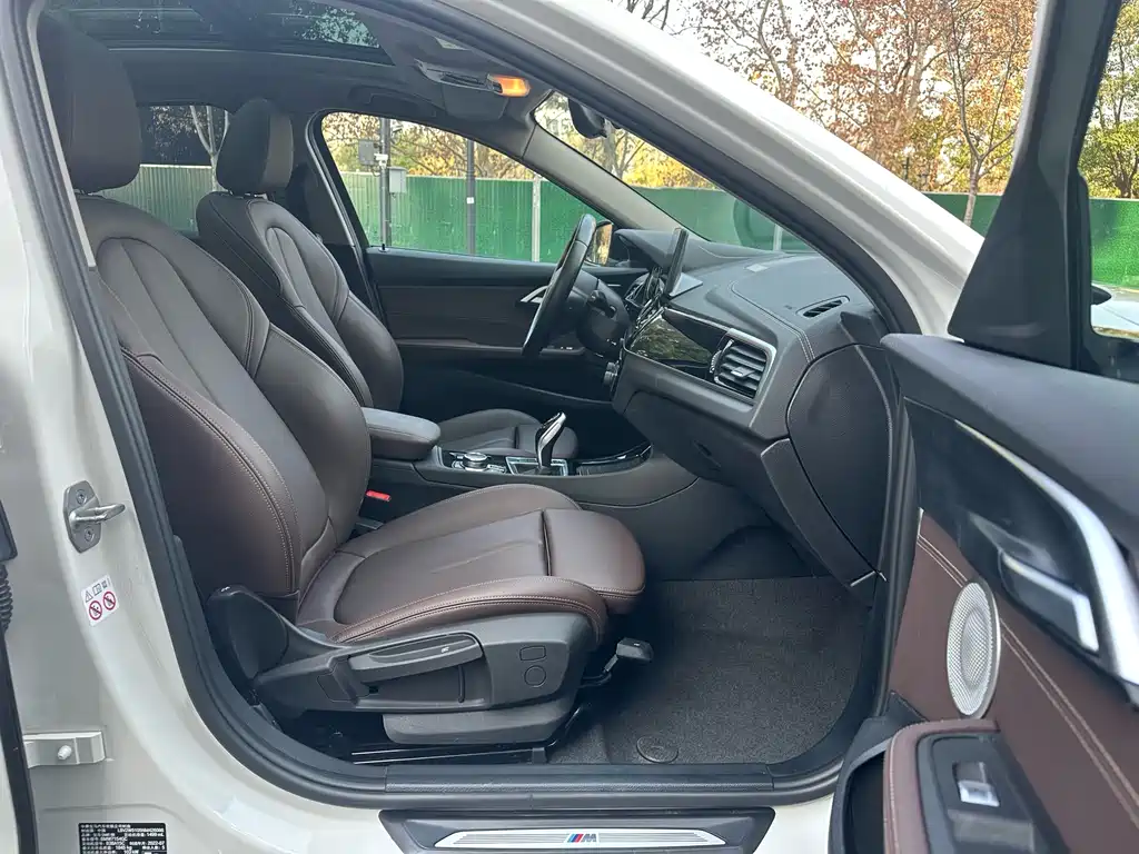 BMW 1 Series 2022 — фото 14