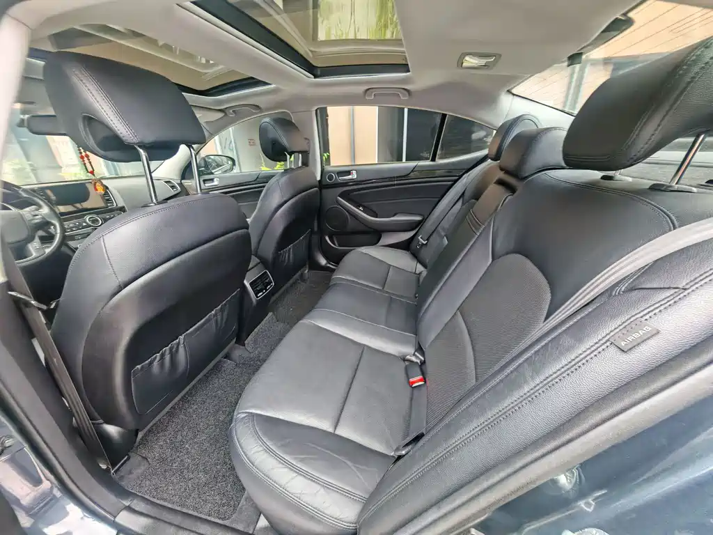 Kia Cadenza 2016 — фото 6
