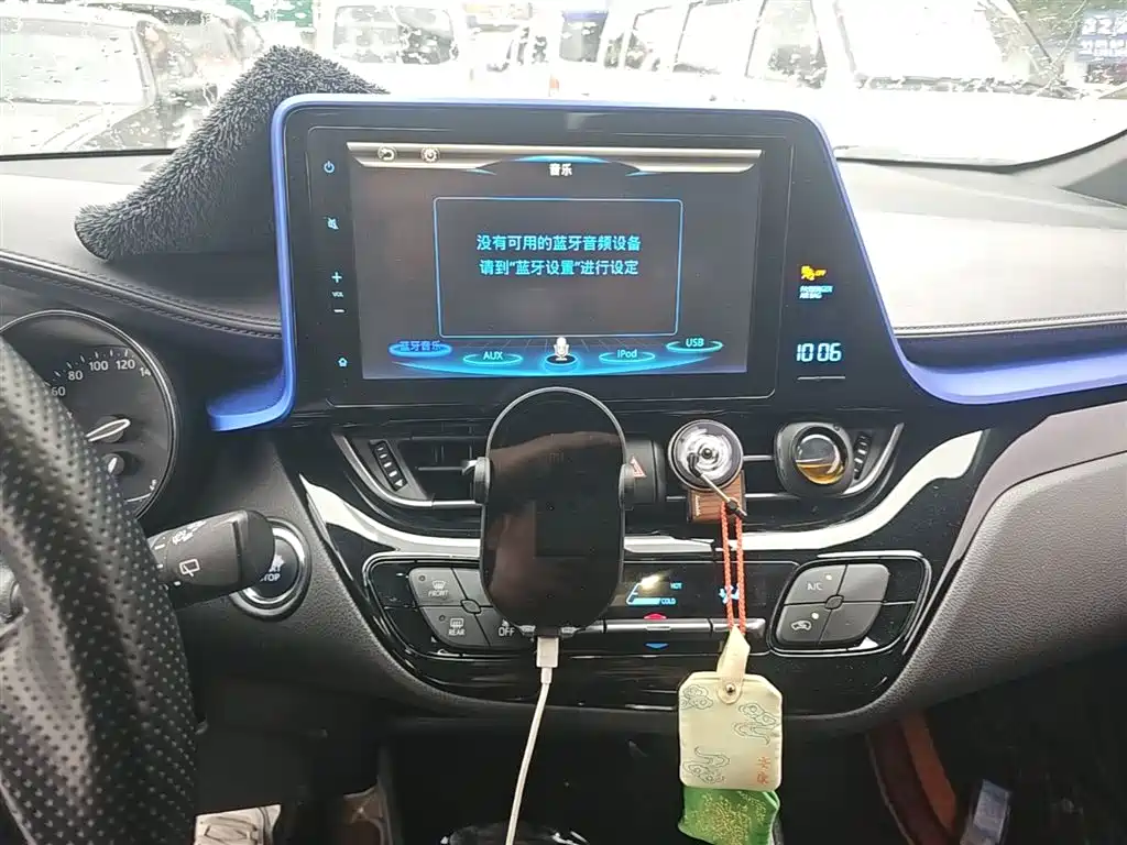 Toyota C-HR 2020 — фото 12
