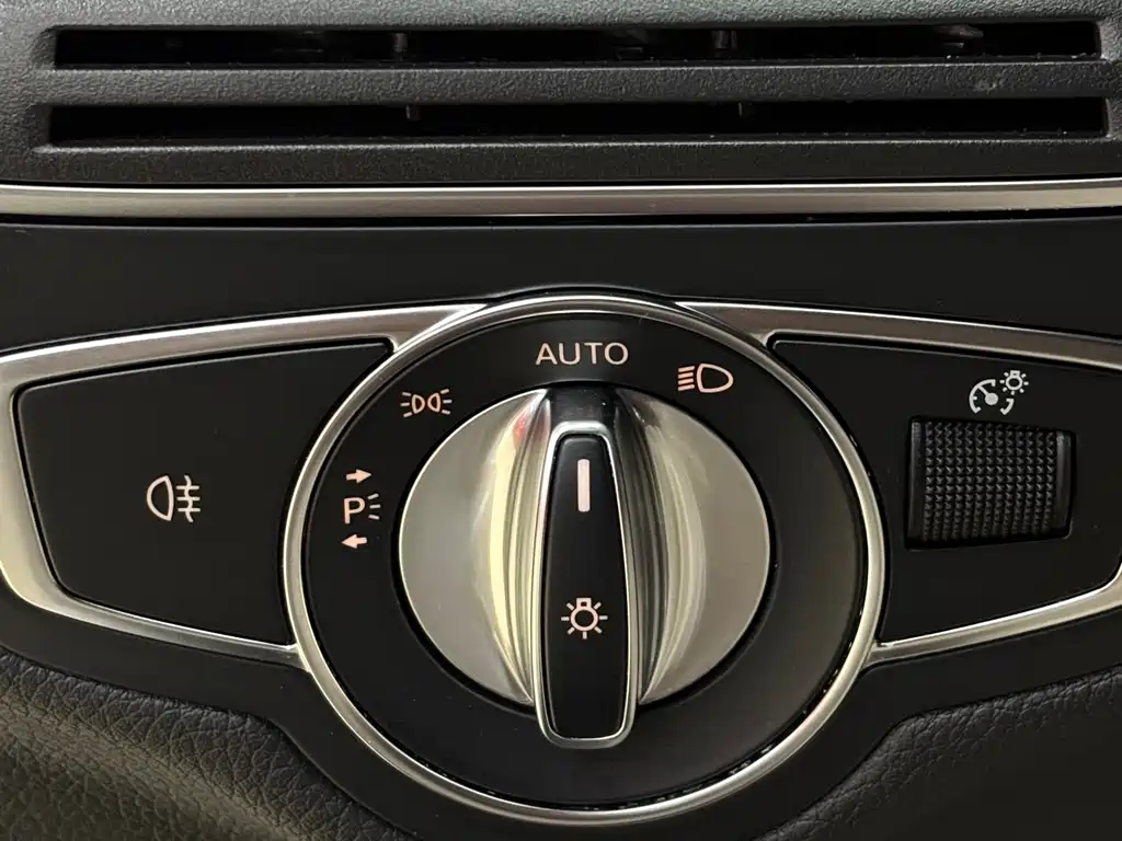 Mercedes-Benz C-Class 2021 — фото 16