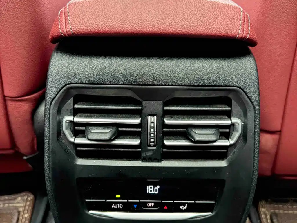 BMW 3 Series 2023 — фото 13