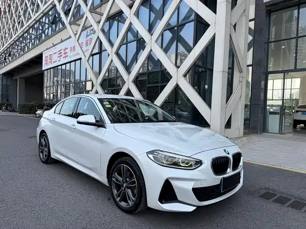BMW 1 Series 2021
