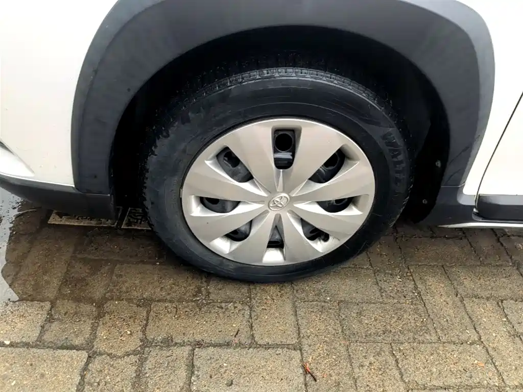 Toyota Yaris L 2022 — фото 23