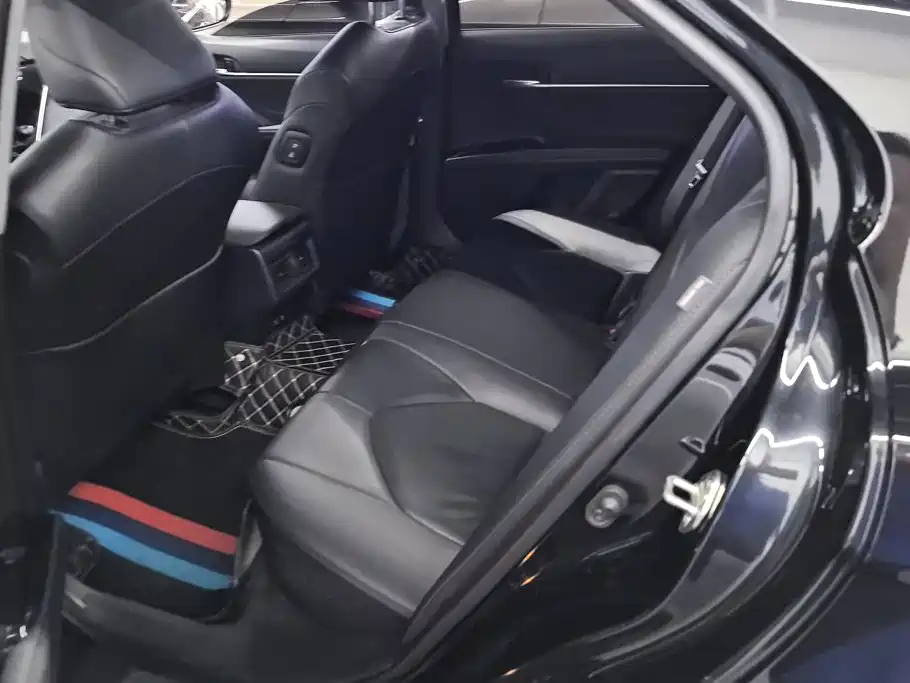 Toyota Camry 2021 — фото 11