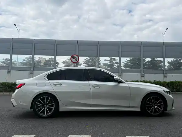 BMW 3 Series 2021