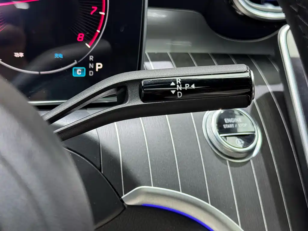 Mercedes-Benz C-Class 2023 — фото 12