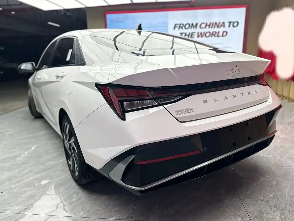 Hyundai Elantra 2023