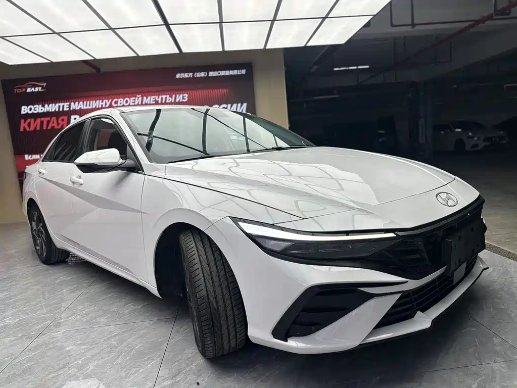 Hyundai Elantra 2023