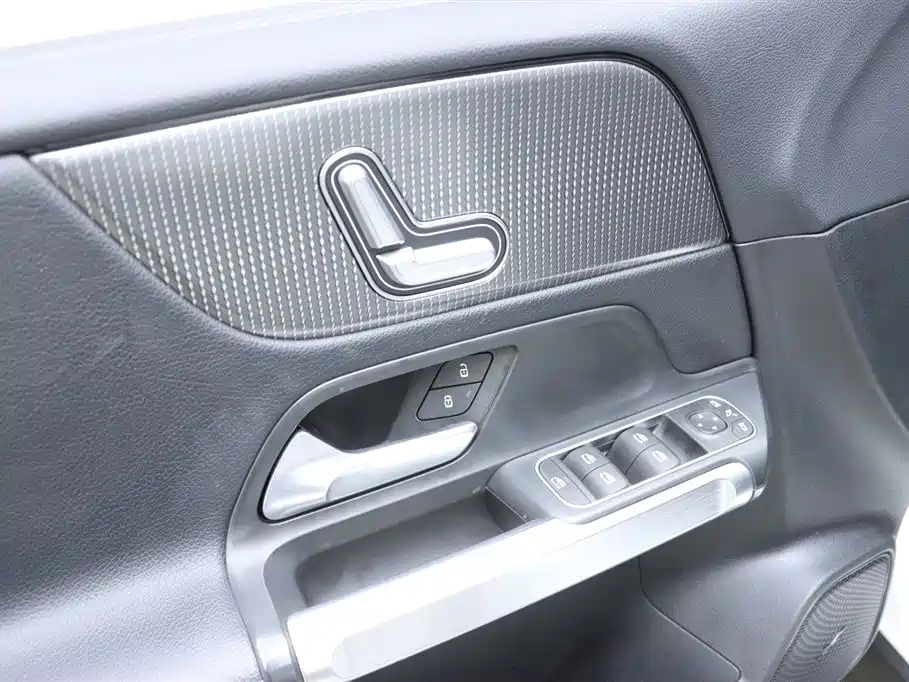 Mercedes-Benz GLB 2020 — фото 13