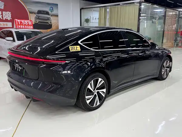NIO ET5 2024