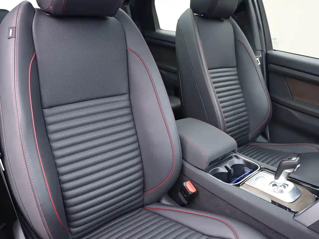 Land Rover Discovery Sport 2021 — фото 10