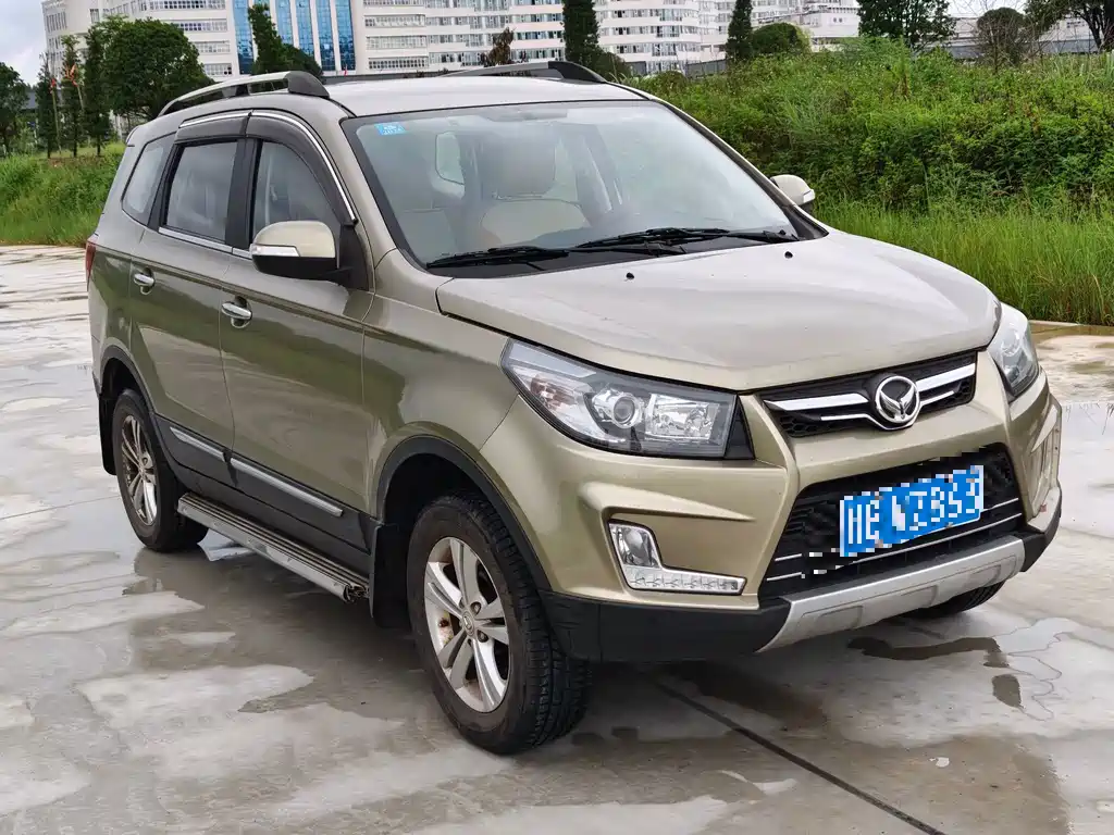 BAIC Huansu S3 2014 — фото 3