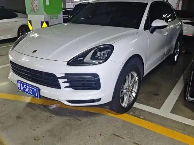 Porsche Cayenne 2018 — фото 1