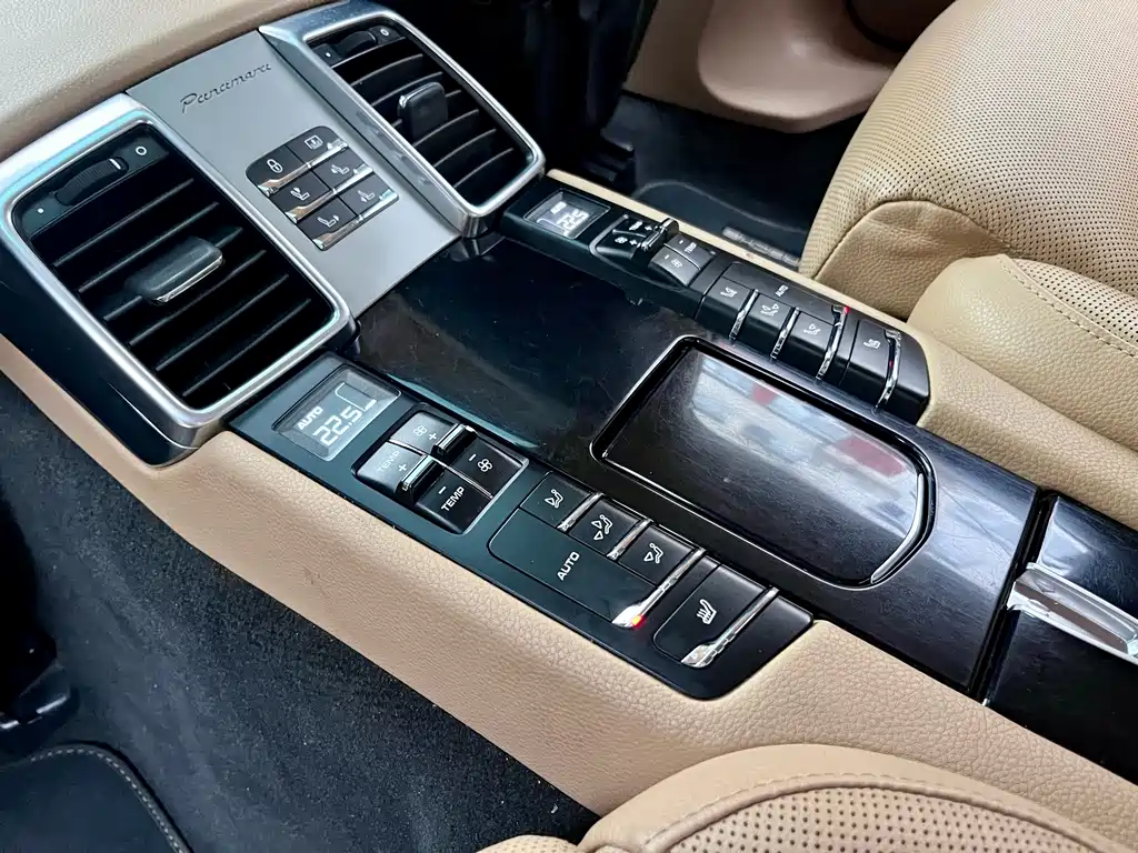 Porsche Panamera 2015 — фото 14