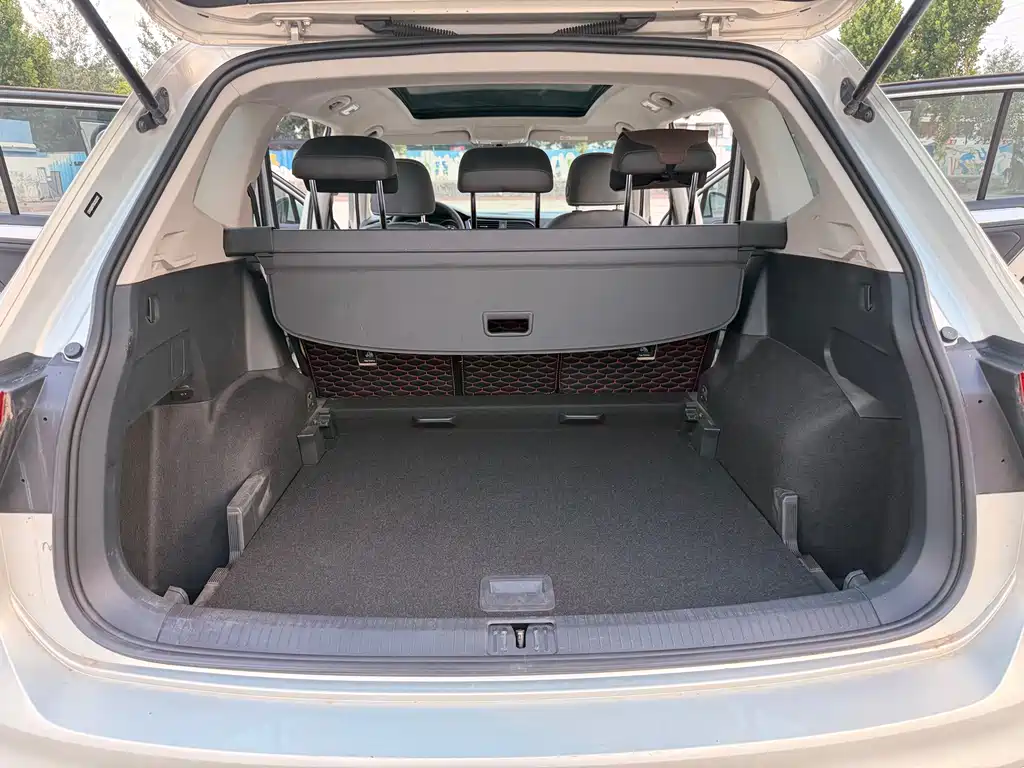 Volkswagen Tiguan L 2019 — фото 16