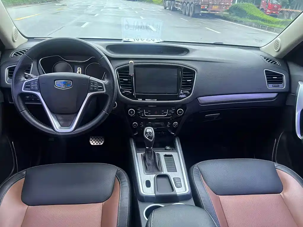 Geely Vision X6 2016 — фото 9