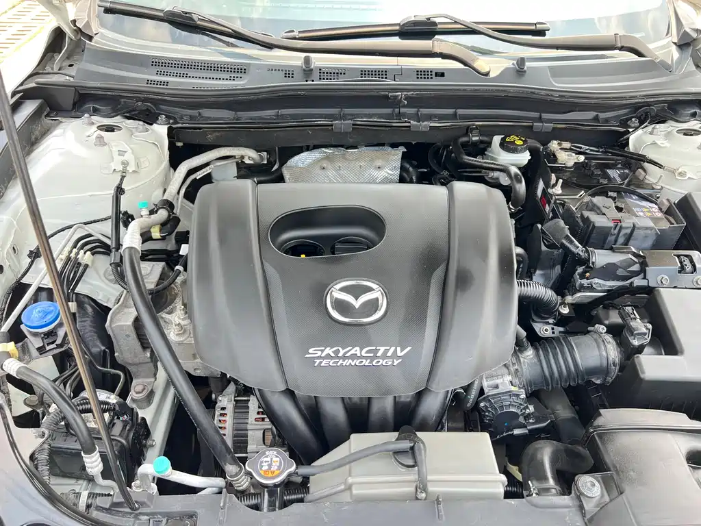 Mazda 3 Axela 2016 — фото 25