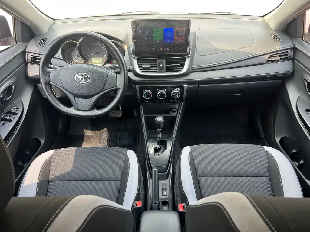 Toyota Yaris L 2019 — фото 13