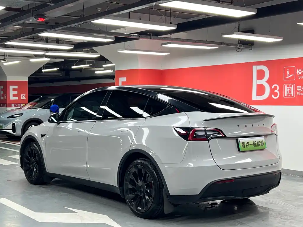 Tesla Model Y 2022 — фото 12