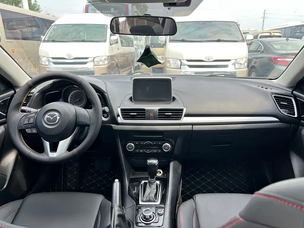 Mazda 3 Axela 2016 — фото 14