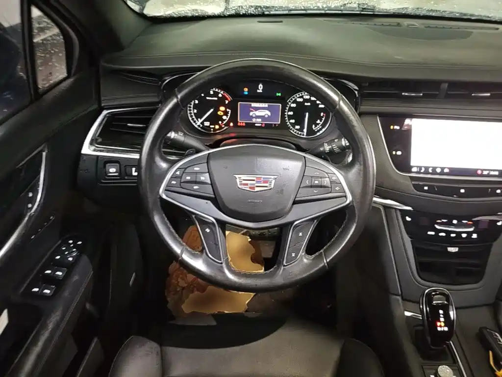 Cadillac XT5 2021 — фото 11