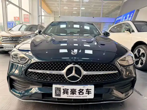 Mercedes-Benz C-Class 2024