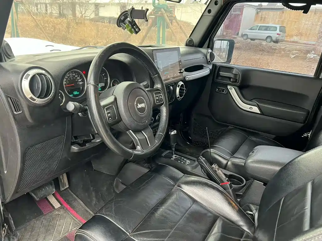 Jeep Wrangler 2013 — фото 4