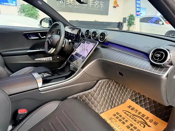 Mercedes-Benz C-Class 2024