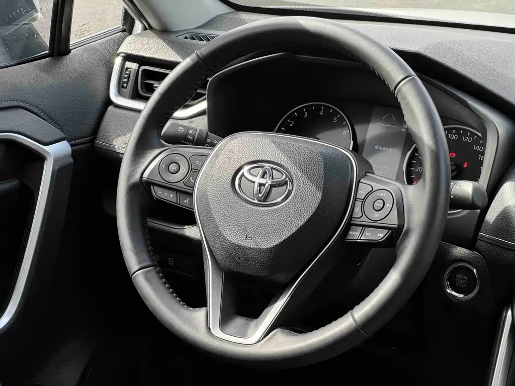Toyota Wildlander 2022 — фото 8