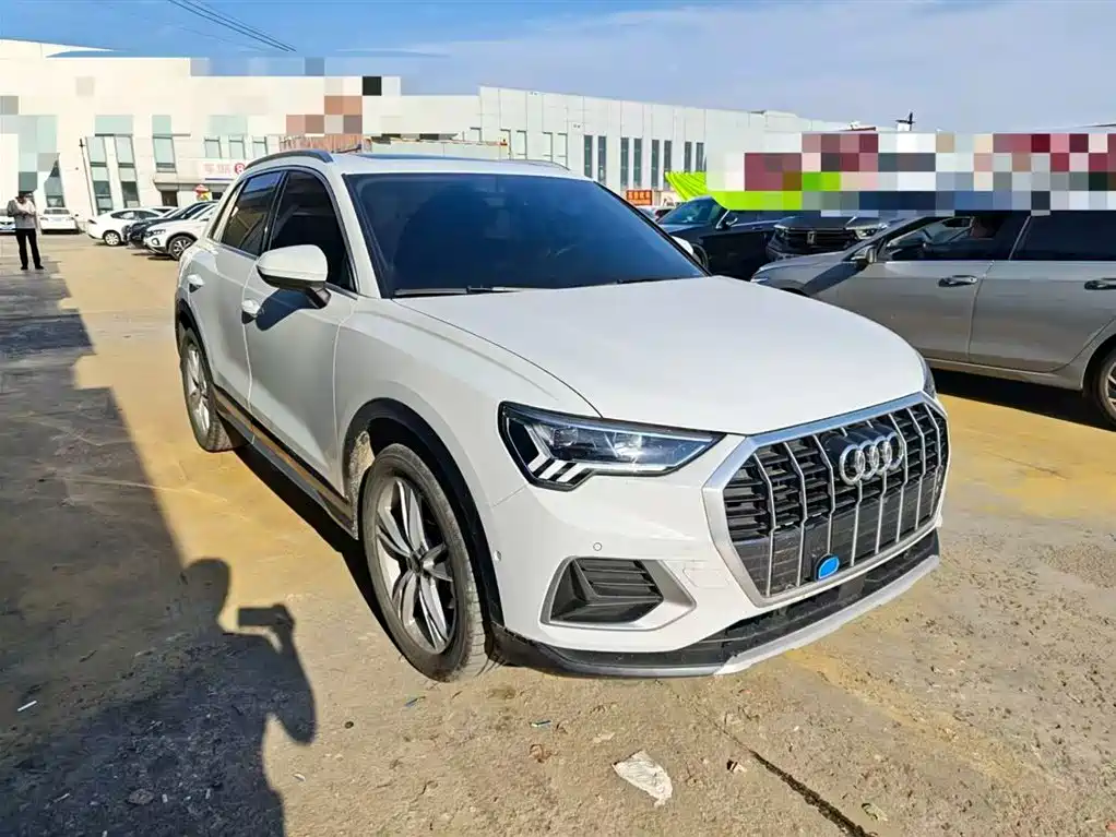 Audi Q3 2023 — фото 10