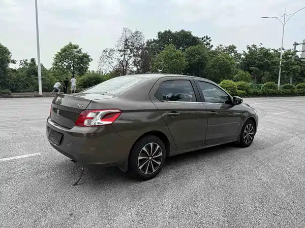 Peugeot 301 2015