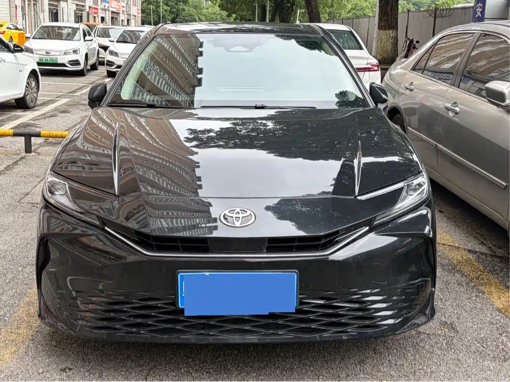 Toyota Camry 2025