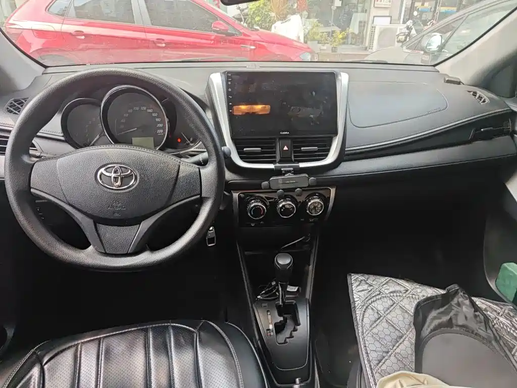 Toyota Yaris L 2020