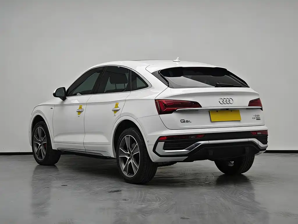 Audi Q5L Sportback 2022 — фото 4