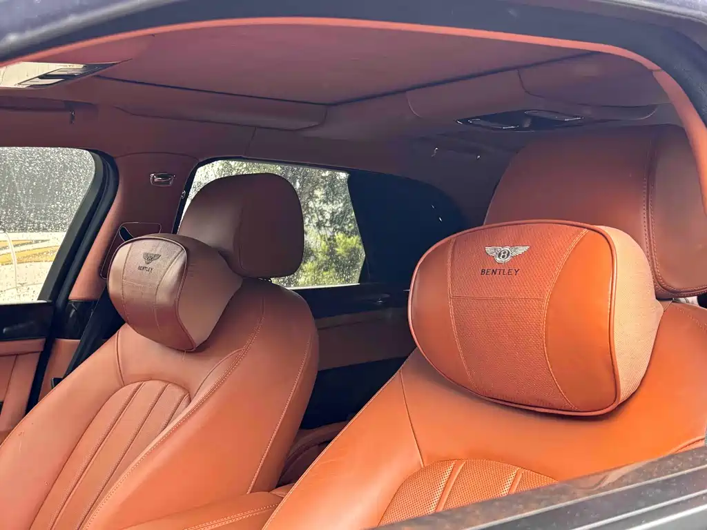 Bentley Mulsanne 2015 — фото 12