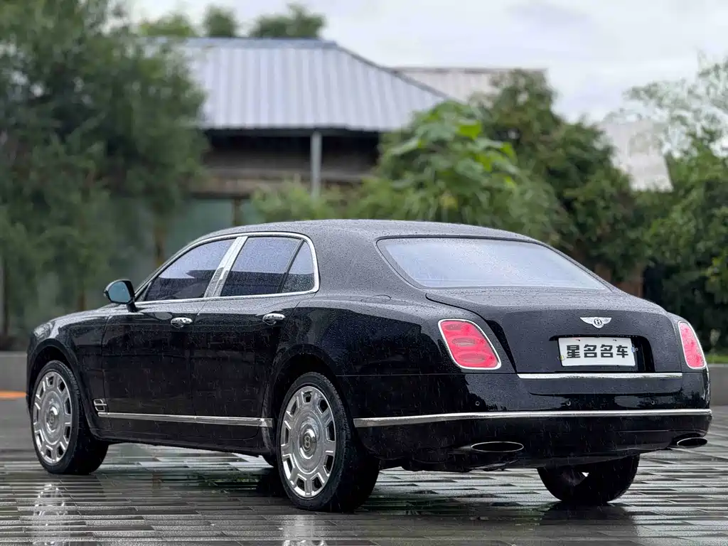 Bentley Mulsanne 2015 — фото 17