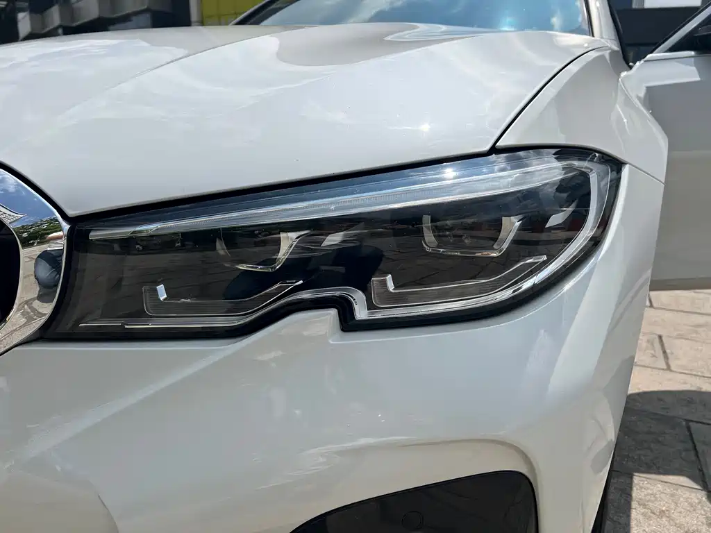 BMW 3 Series 2021 — фото 10