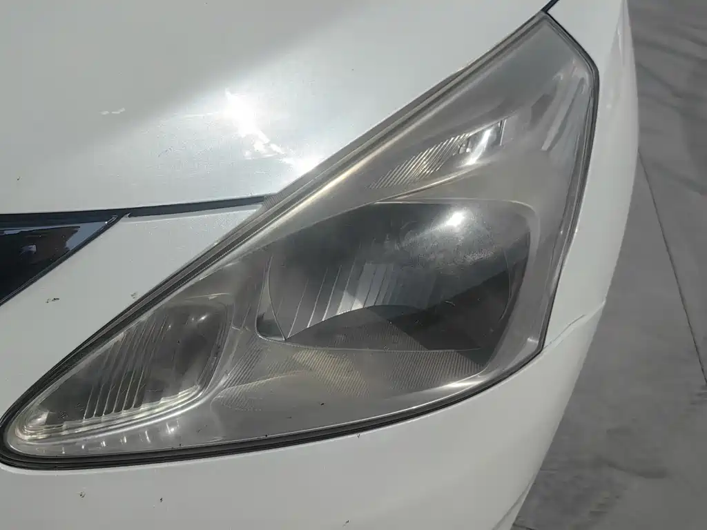 Nissan Tiida 2015 — фото 4