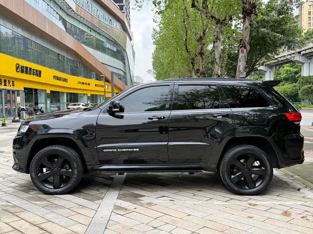 Jeep Grand Cherokee 2015 — фото 4