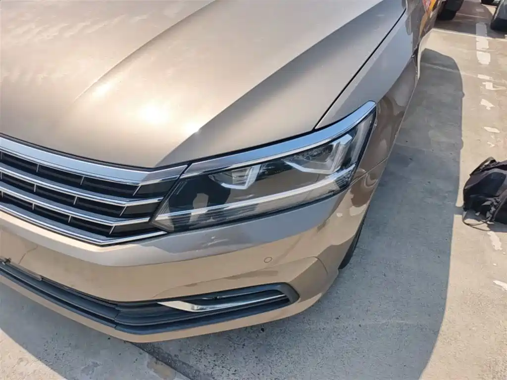 Volkswagen Passat 2017 — фото 23