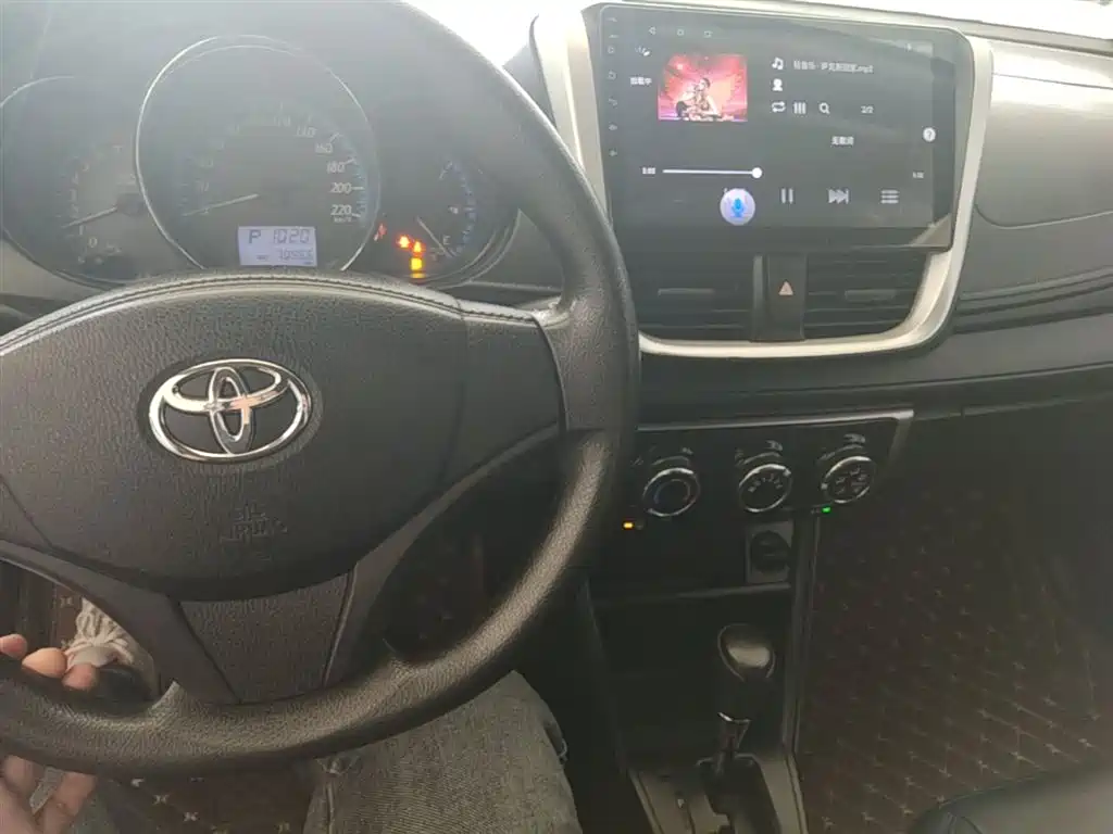 Toyota Yaris L 2019 — фото 10