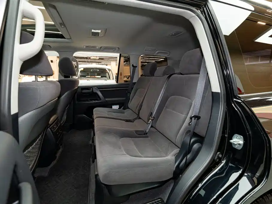 Toyota Land Cruiser 2019 — фото 10