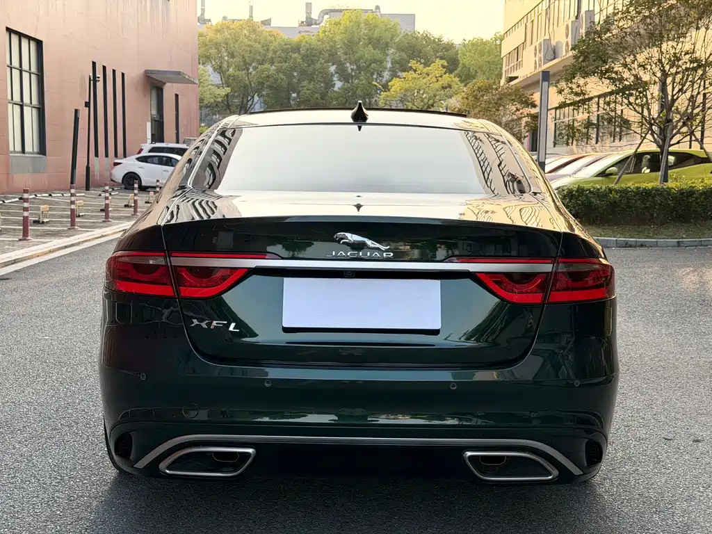 Jaguar XFL 2025 — фото 17