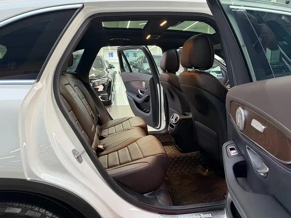 Mercedes-Benz GLC 2020 — фото 16