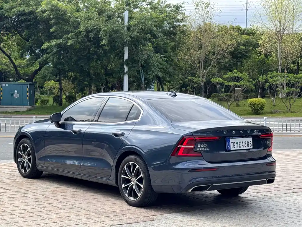 Volvo S60 2021 — фото 4