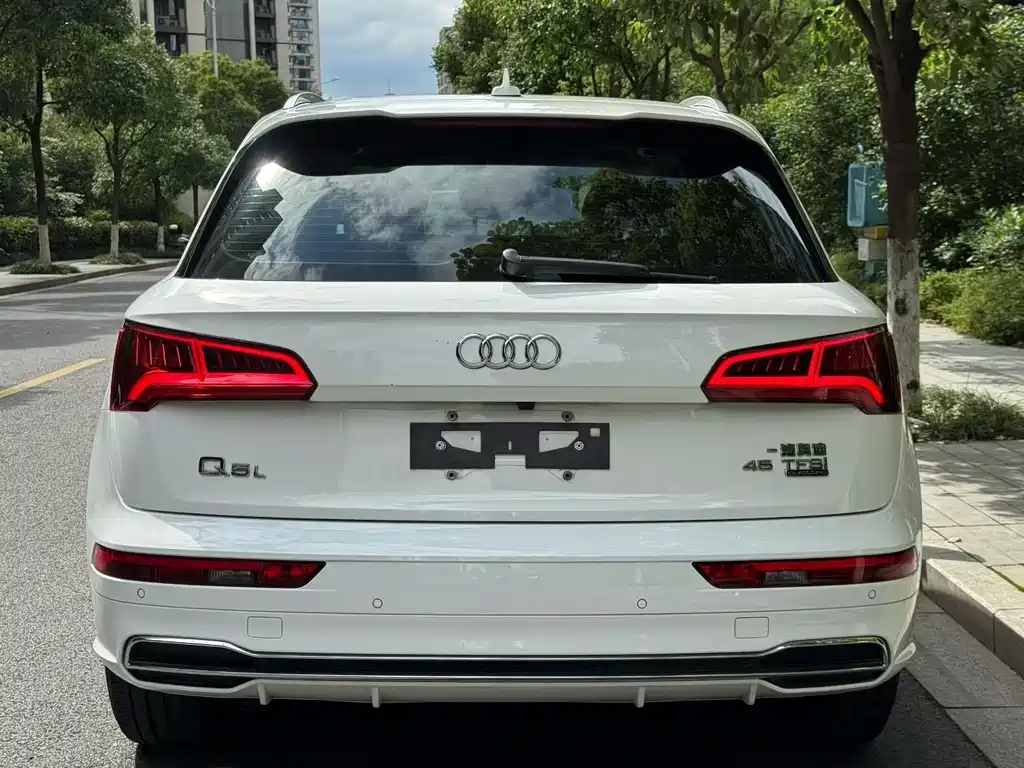 Audi Q5L 2020 — фото 9