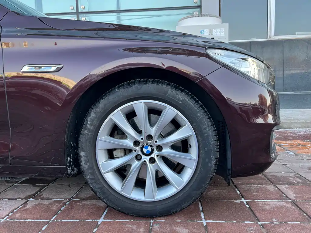 BMW 5 Series GT 2016 — фото 22