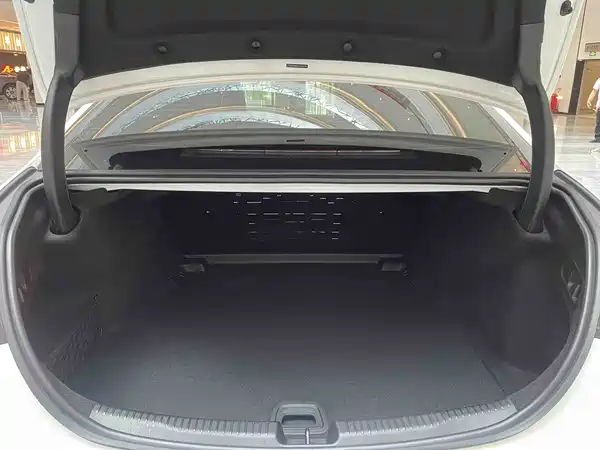 Mercedes-Benz C-Class 2024