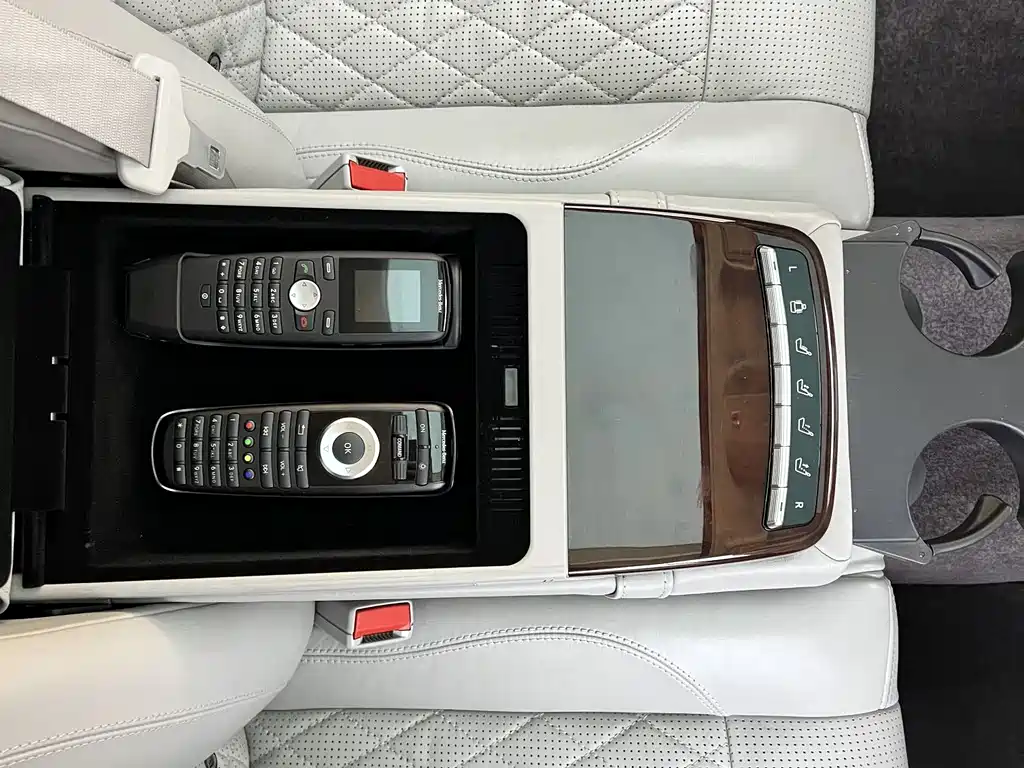 Mercedes-Benz S-Class AMG 2011 — фото 42