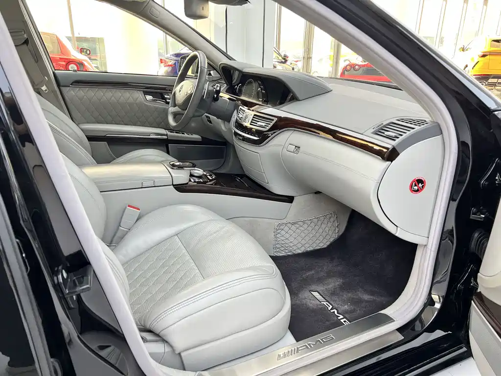 Mercedes-Benz S-Class AMG 2011 — фото 30